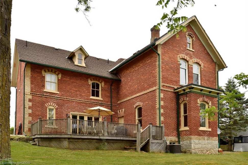 c. 1870 Tara, Ontario, Canada Old House Dreams