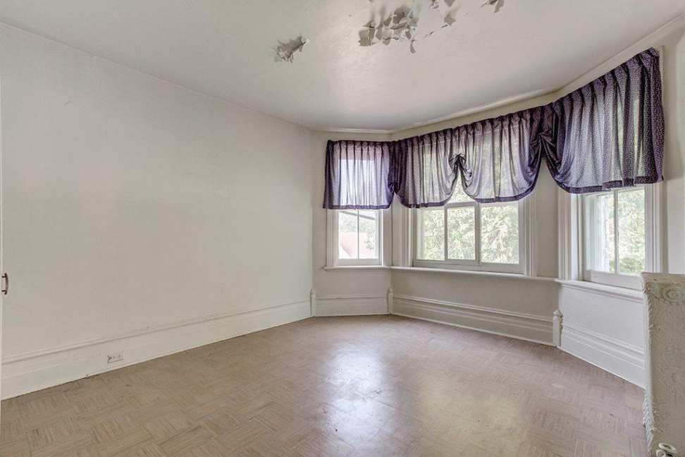 Queen Anne Shawville, Quebec, Canada Old House Dreams