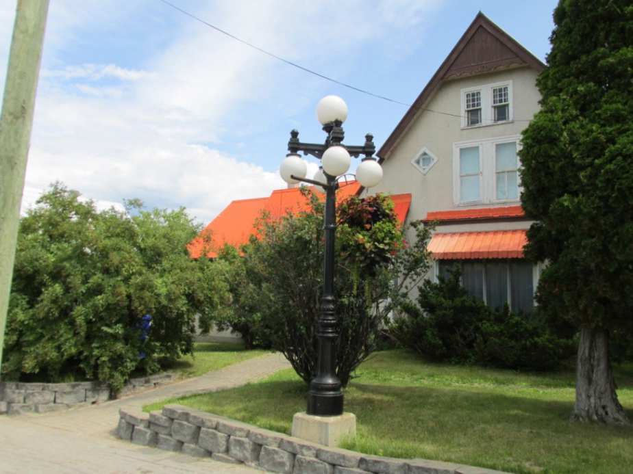 1909 Maniwaki, Quebec, Canada Old House Dreams