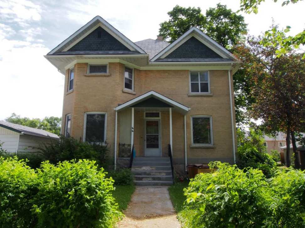 1905 Portage La Prairie, Manitoba, Canada Old House Dreams