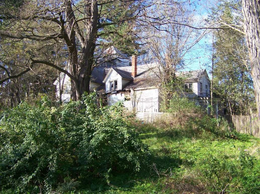 Plymouth, NY Old House Dreams