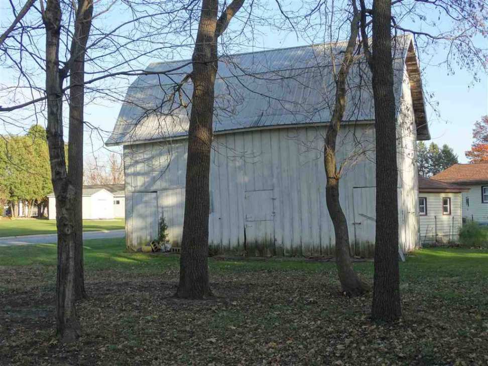 c. 1910 Queen Anne Postville, IA Old House Dreams