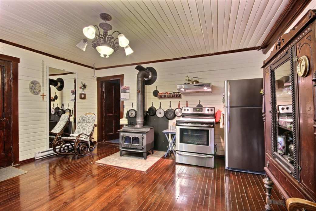 1899 Milan, Quebec, Canada Old House Dreams