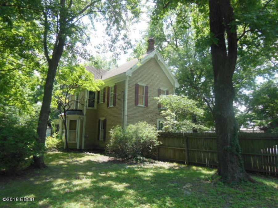 Flora, IL Old House Dreams