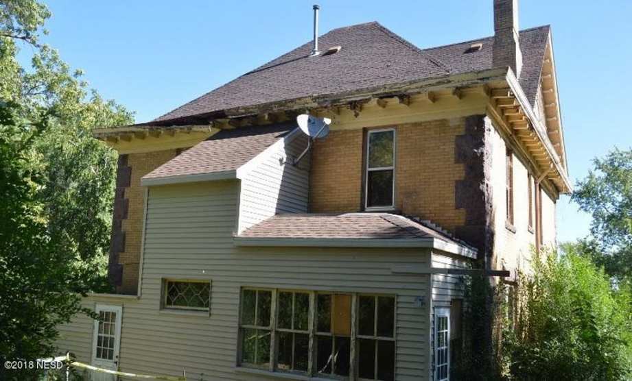 c. 1900 Colonial Revival Big Stone City, SD Old House Dreams