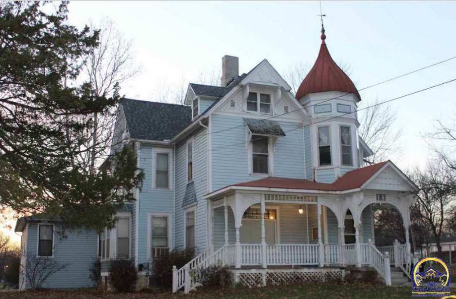 1890 Queen Anne Holton, KS F. Barber) Old House Dreams