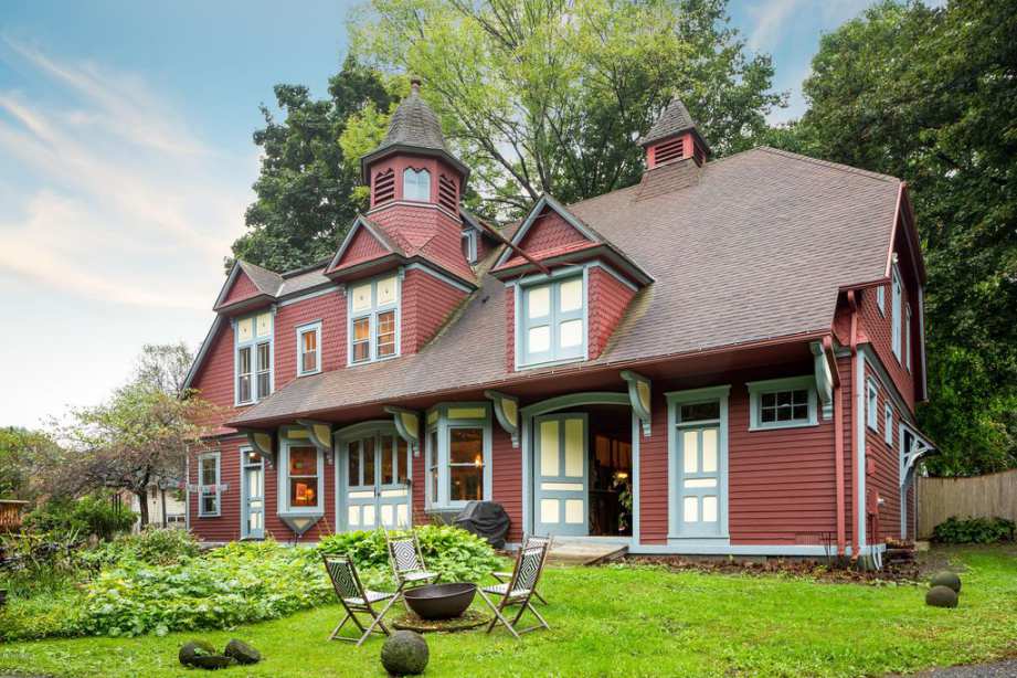 c. 1880 Carriage House Housatonic, MA Old House Dreams