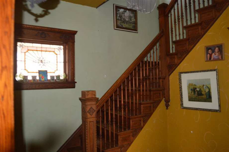 c. 1900 Queen Anne Rock Port, MO Old House Dreams