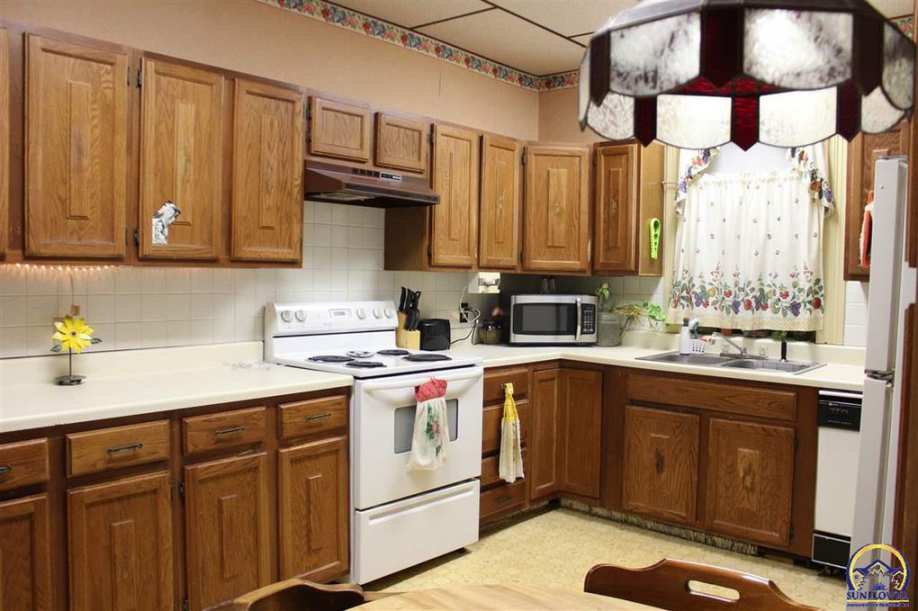 1890 Queen Anne Holton, KS F. Barber) Old House Dreams