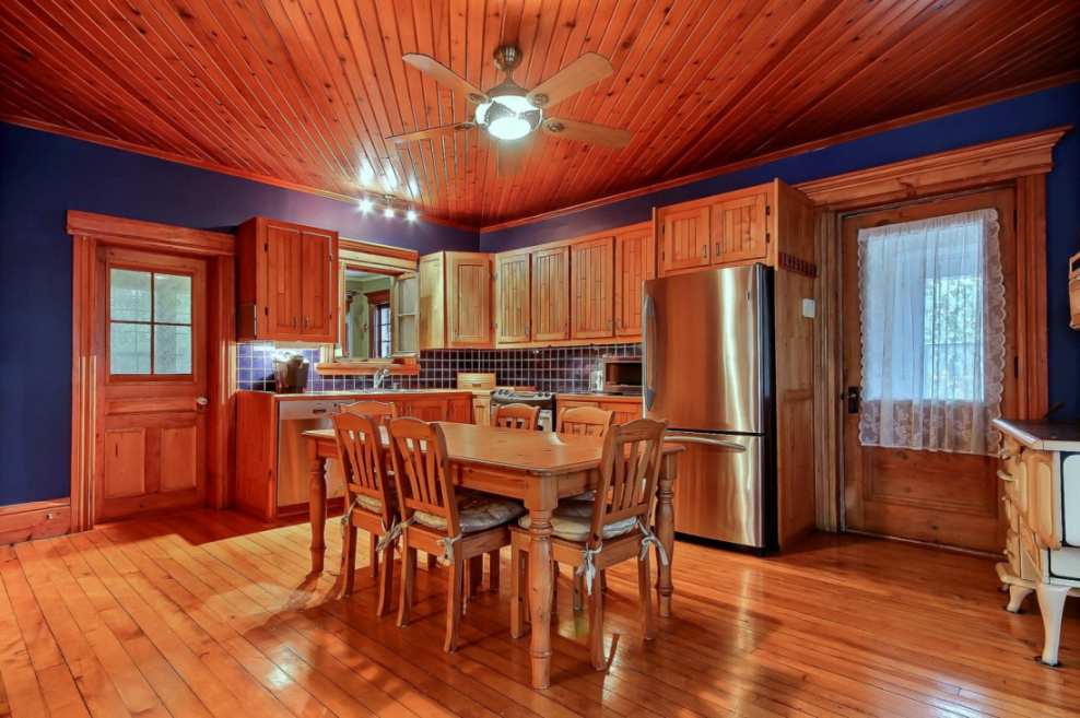 SainteAngèledeMonnoir, Quebec Old House Dreams