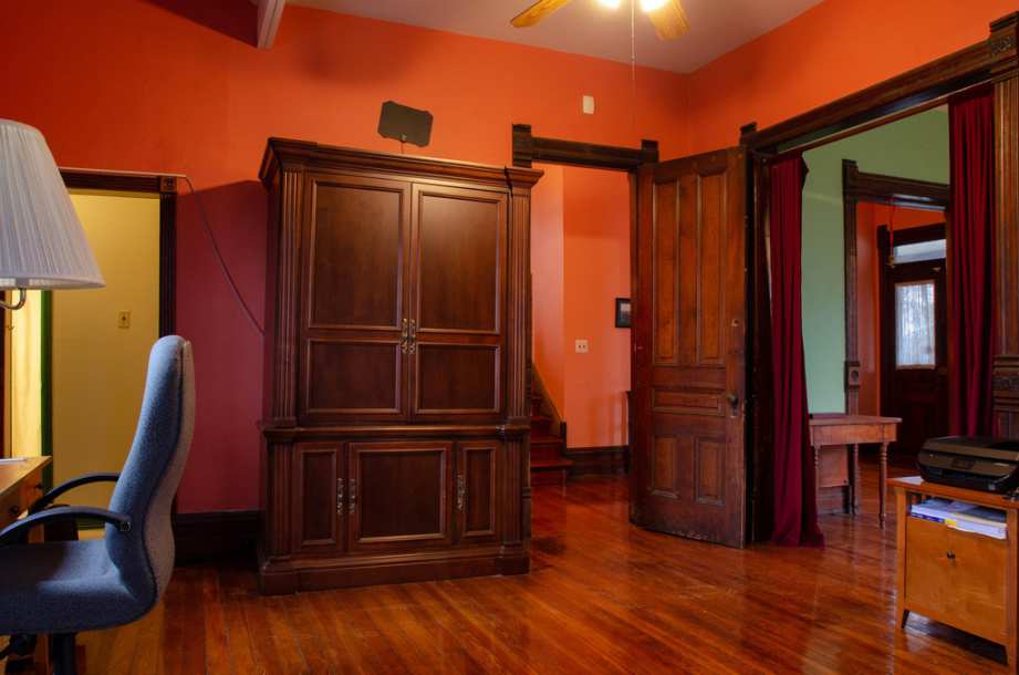 1888 Queen Anne Knoxville, TN F. Barber) Old House Dreams