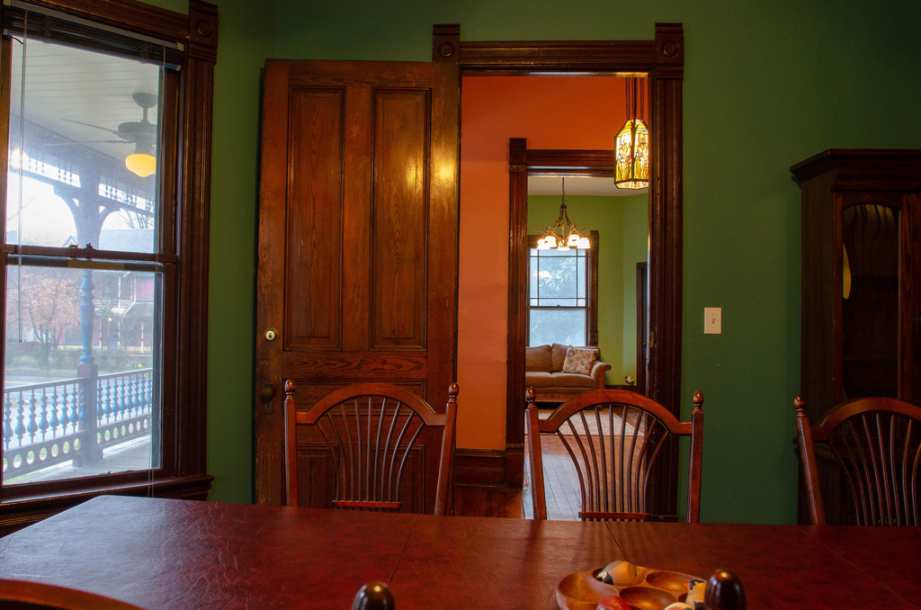 1888 Queen Anne Knoxville, TN F. Barber) Old House Dreams