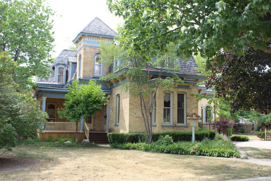 1890 Bad Axe, MI Old House Dreams