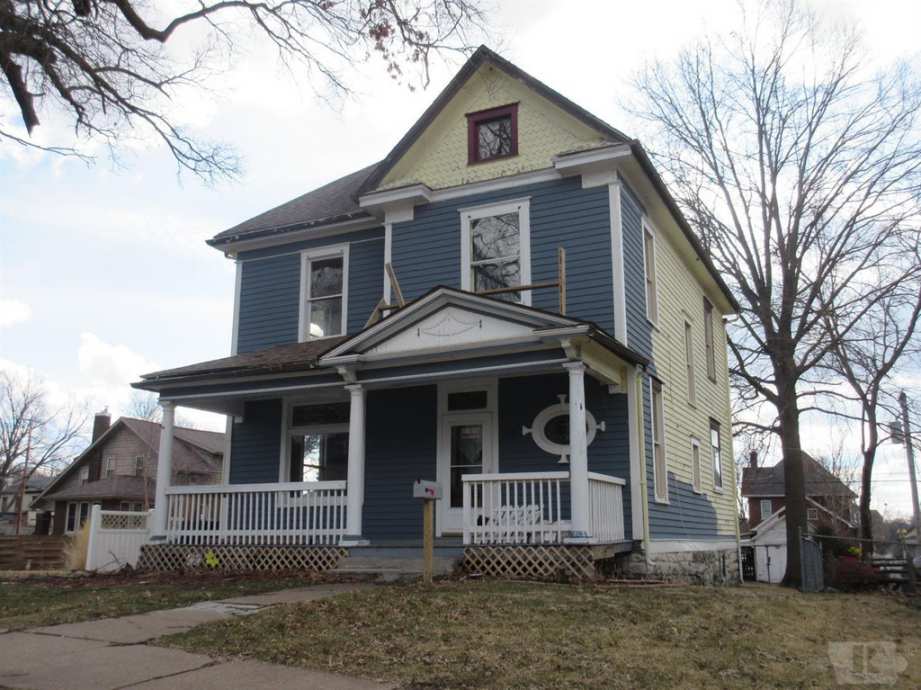 c. 1900 Queen Anne Keokuk, IA Old House Dreams