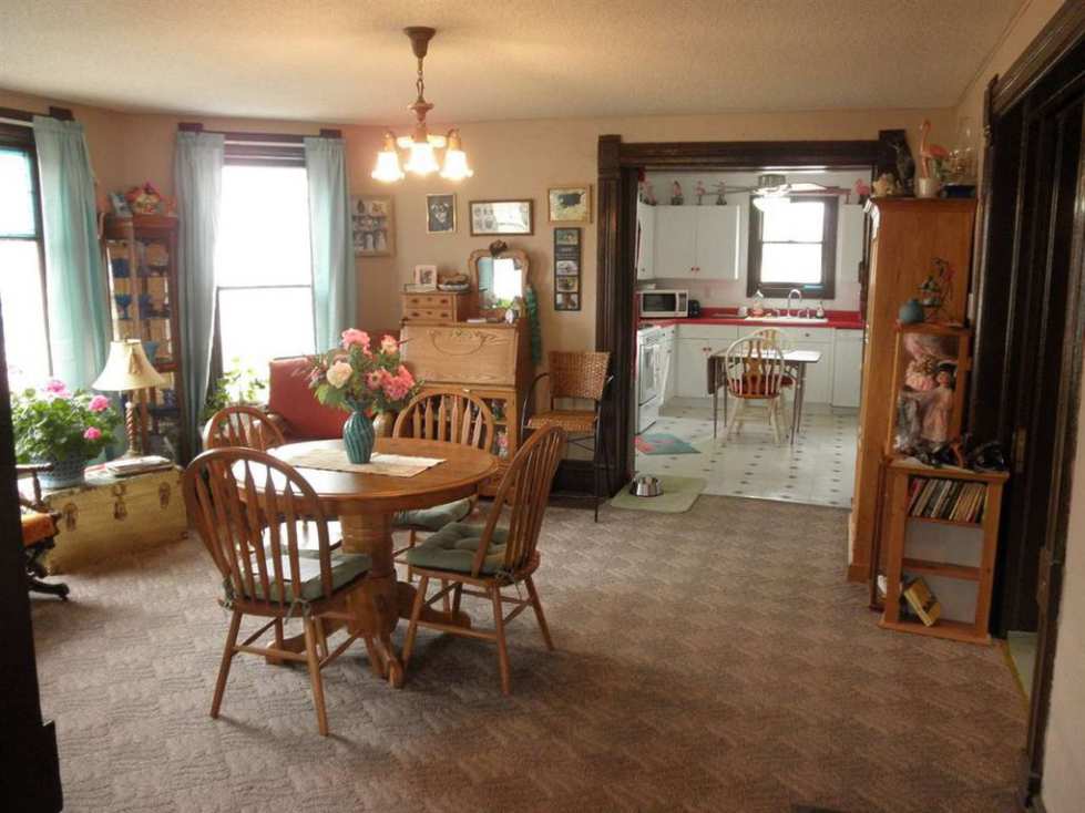 1894 Queen Anne Elma, IA Old House Dreams