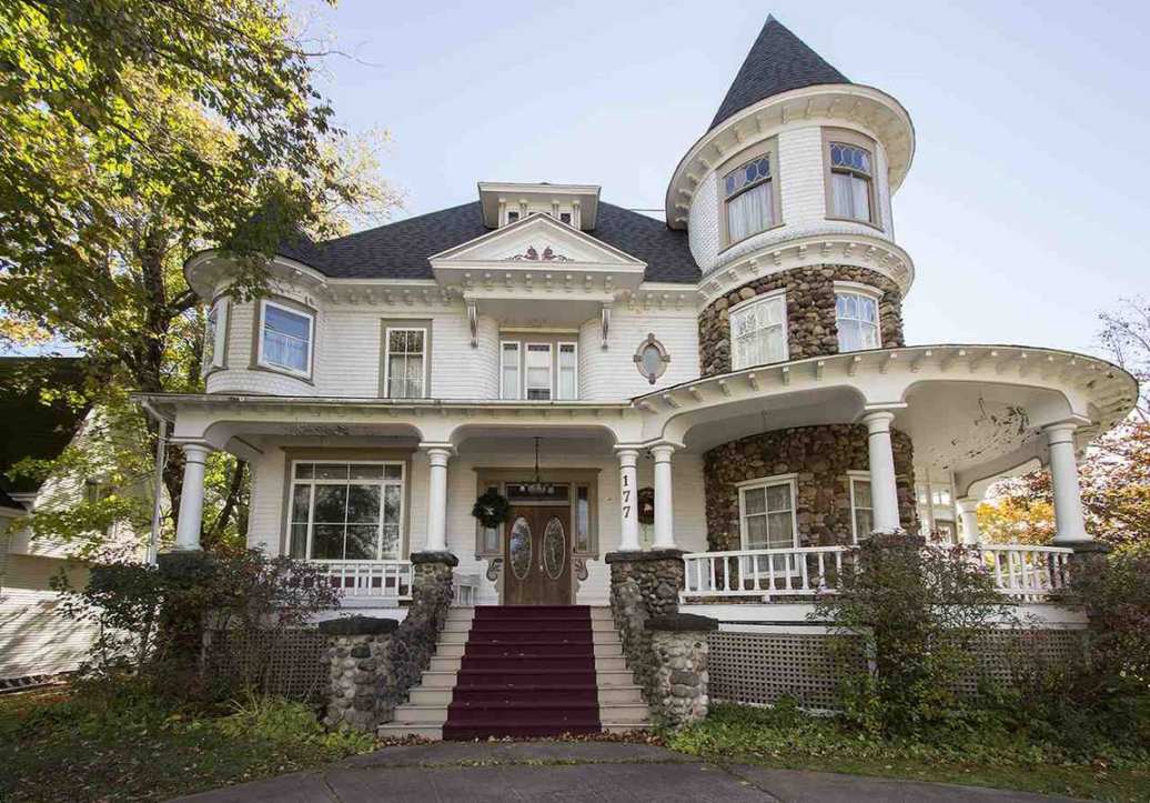 1906 Amherst, Nova Scotia Old House Dreams