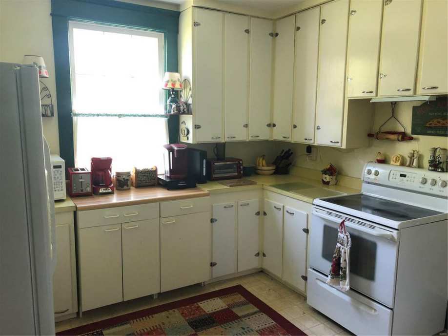 1906 Queen Anne Bellflower, MO Old House Dreams