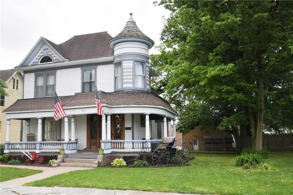 c. 1900 Queen Anne Seymour, IN Old House Dreams
