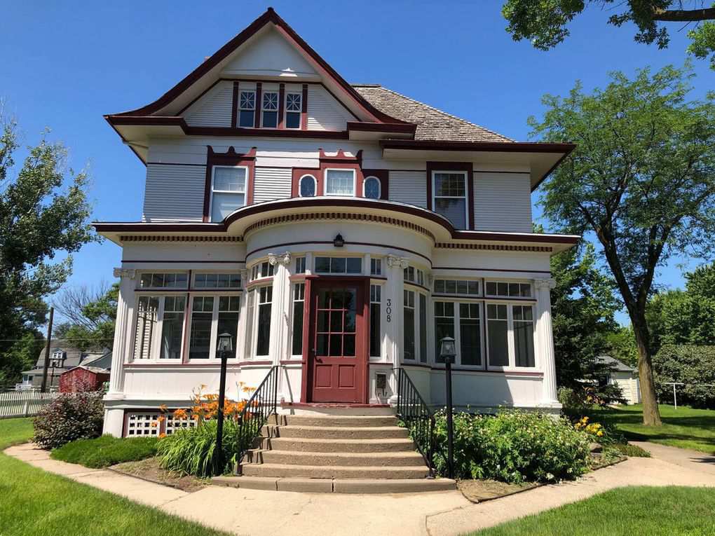 Old houses for sale in SD. Old House Dreams