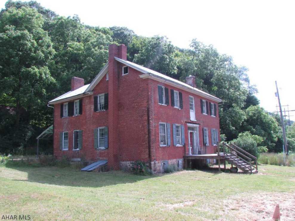 c. 1820 Alexandria, PA Old House Dreams