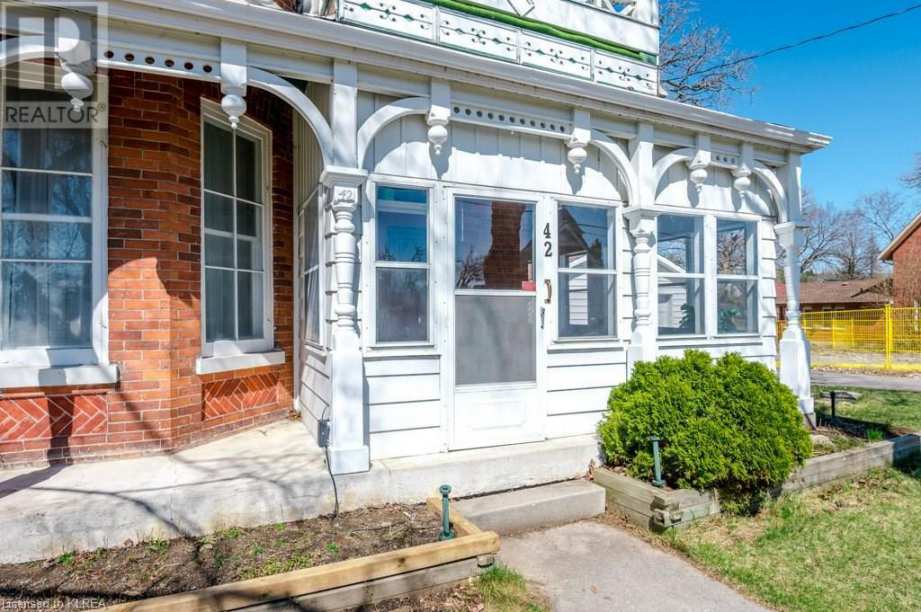 Fenelon Falls, Ontario Old House Dreams