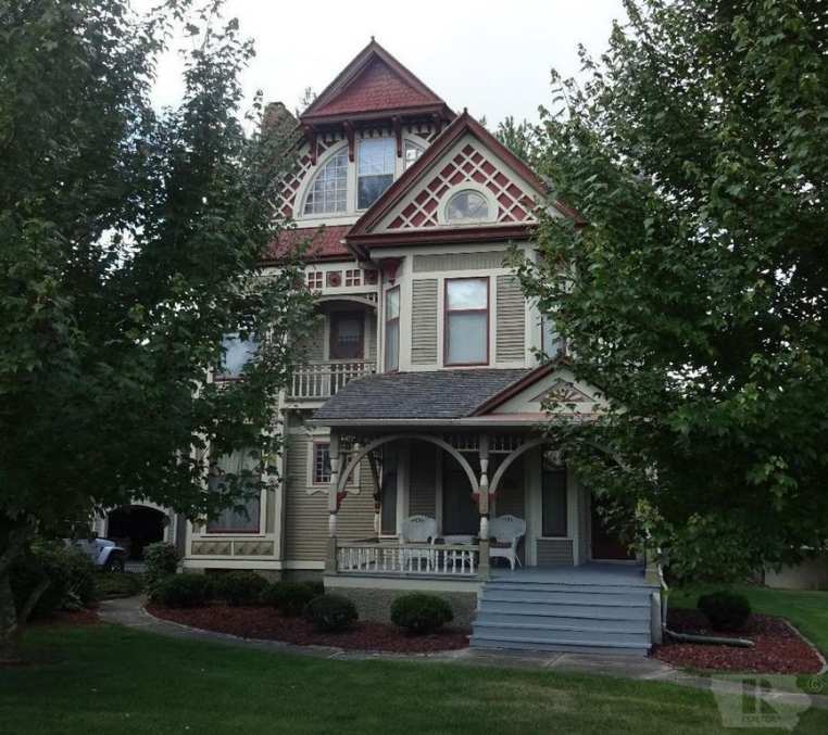 1892 Queen Anne Osceola, IA Old House Dreams