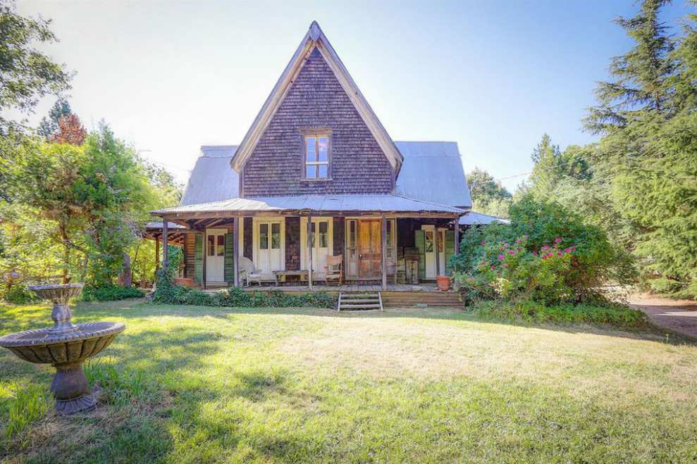 Gothic Revival Houses For Sale Old House Dreams