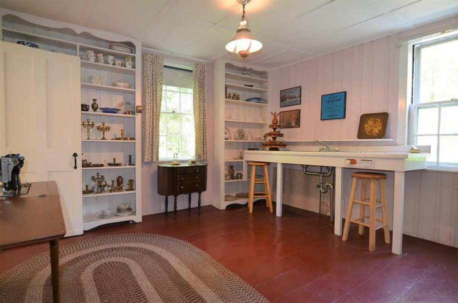 c. 1830 - Newport, NH - Old House Dreams