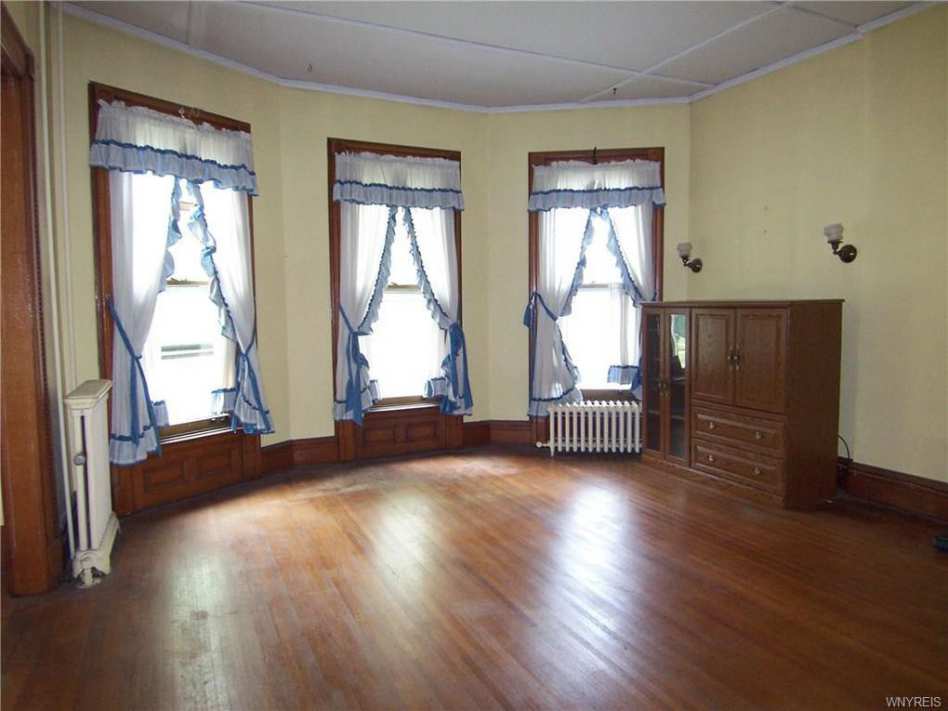 c. 1892 Queen Anne Lockport, NY Old House Dreams