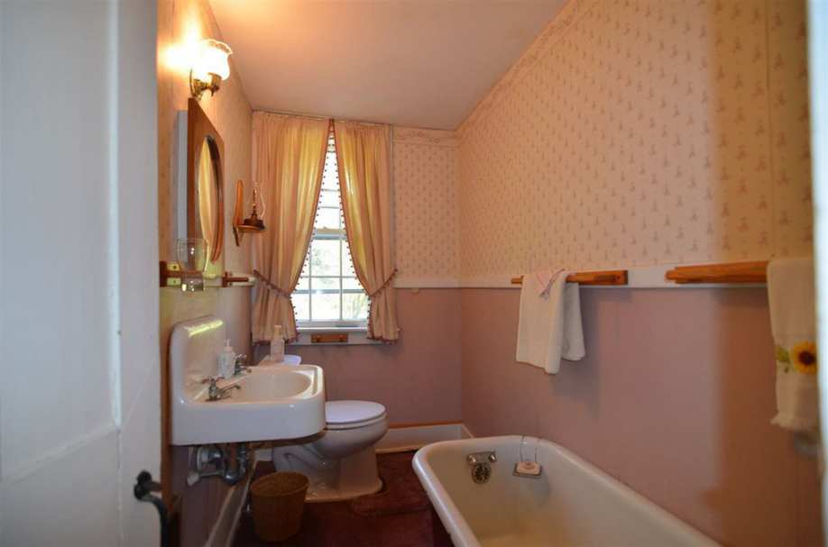 c. 1830 - Newport, NH - Old House Dreams