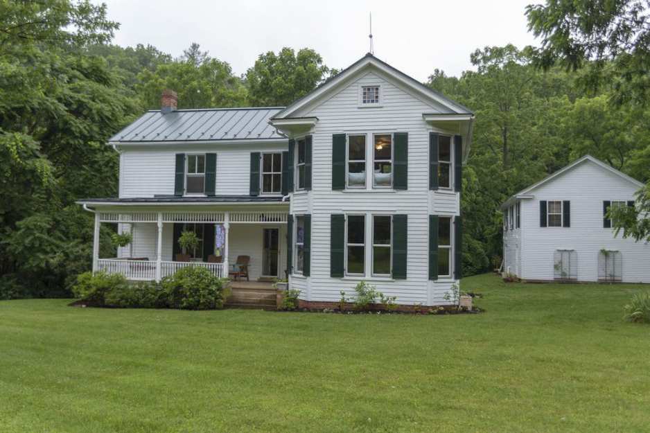 1905 Queen Anne in Monroe, VA Old House Dreams