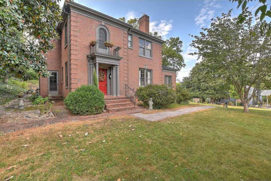 Private: 1930 Colonial Revival in Bristol, VA