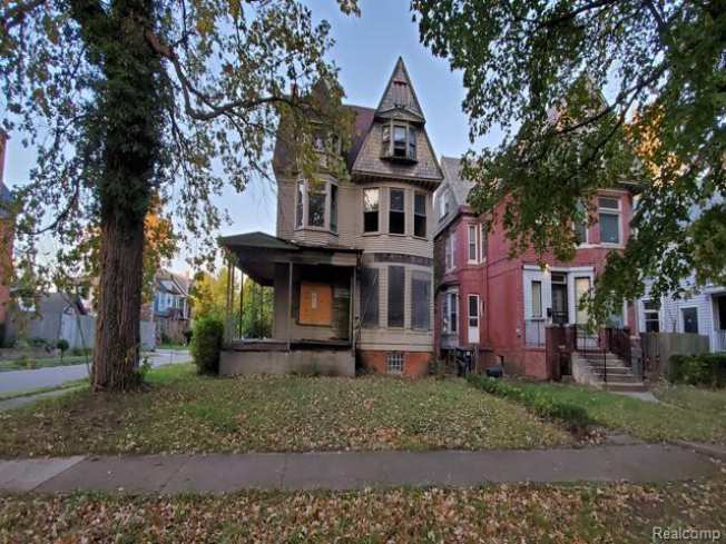 Queen Anne in Detroit, MI - Old House Dreams