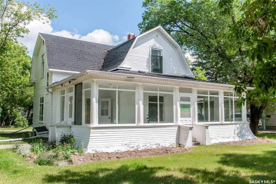 1903 Fort Qu’Appelle, Saskatchewan Old House Dreams