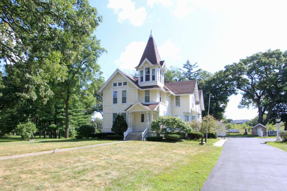 1885 Stick Victorian in Kalamazoo, MI