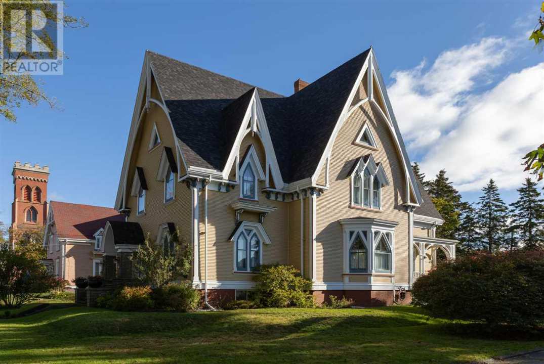 c. 1877 Gothic Revival Yarmouth, Nova Scotia Old House Dreams
