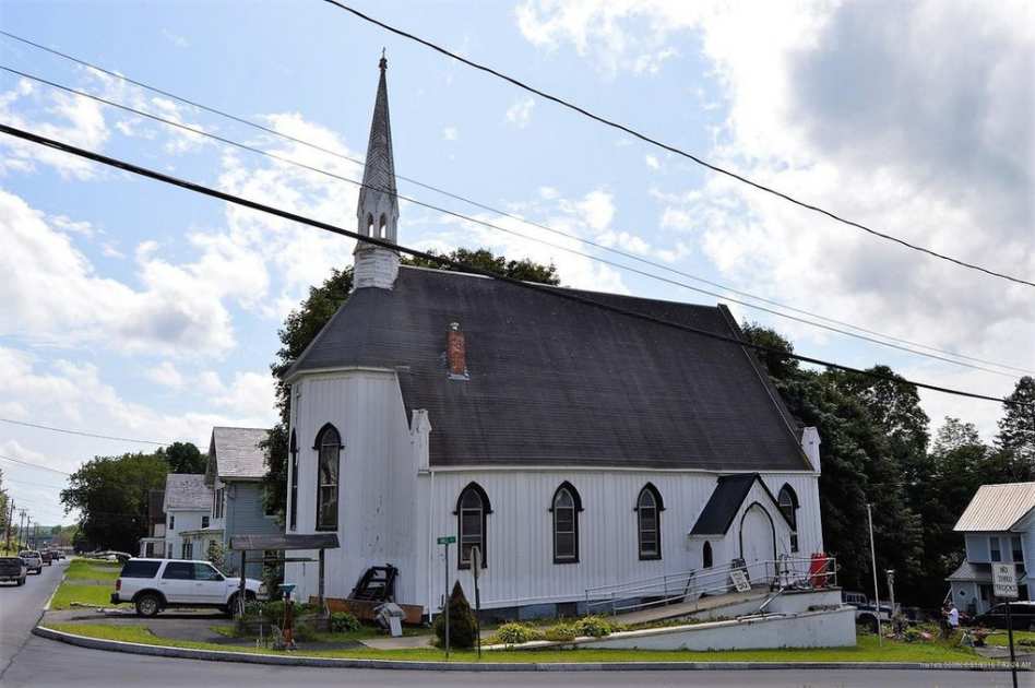 1872 Church in Dexter, ME Old House Dreams