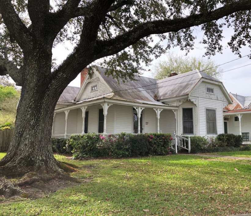 Old House Dreams Page 0 Of 712 Handpicked Historic Old Homes For Sale Fixer Uppers Time Capsule Or Move In Ready Find Your Old House Dream