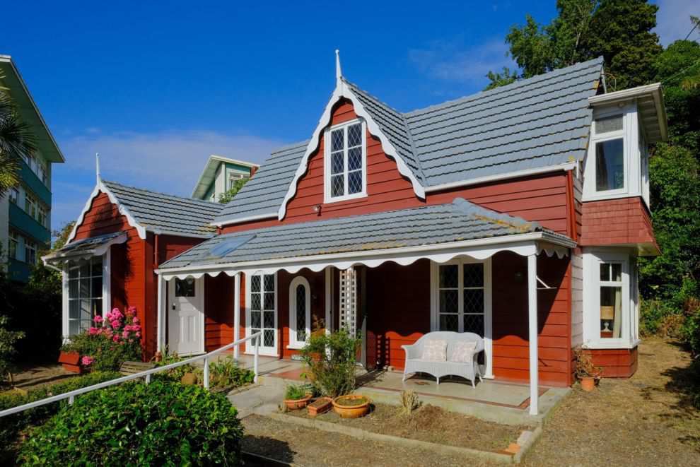 1860’s Romantic Cottage in Dunedin, New Zealand Old House Dreams