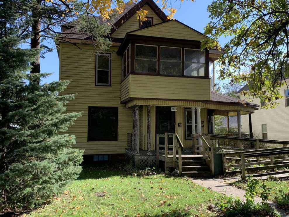 1885 Nevada, IA Old House Dreams