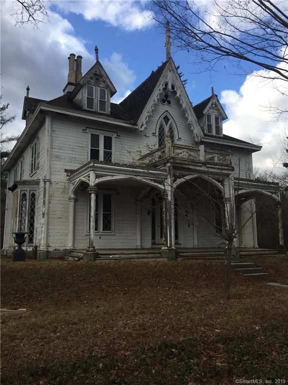 1845 Gothic Revival in Thompson, CT