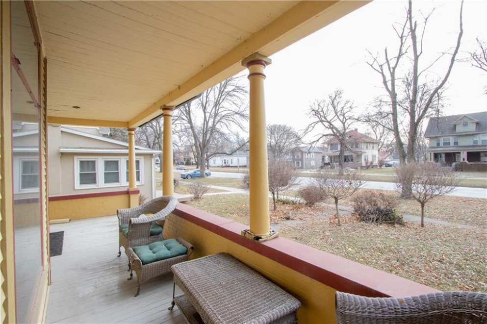 1888 Queen Anne in Perry, IA Old House Dreams