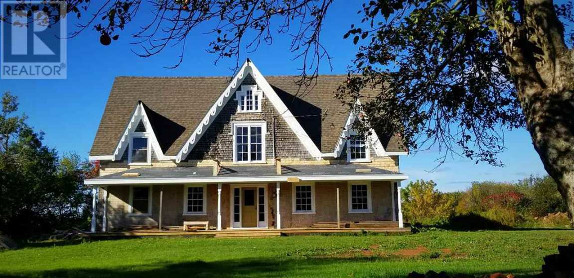 1870 Gothic Revival in Malpeque Bay Seaview, Prince Edward Island Old