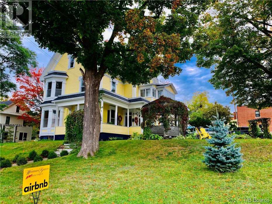 c. 1868 Woodstock, New Brunswick Old House Dreams