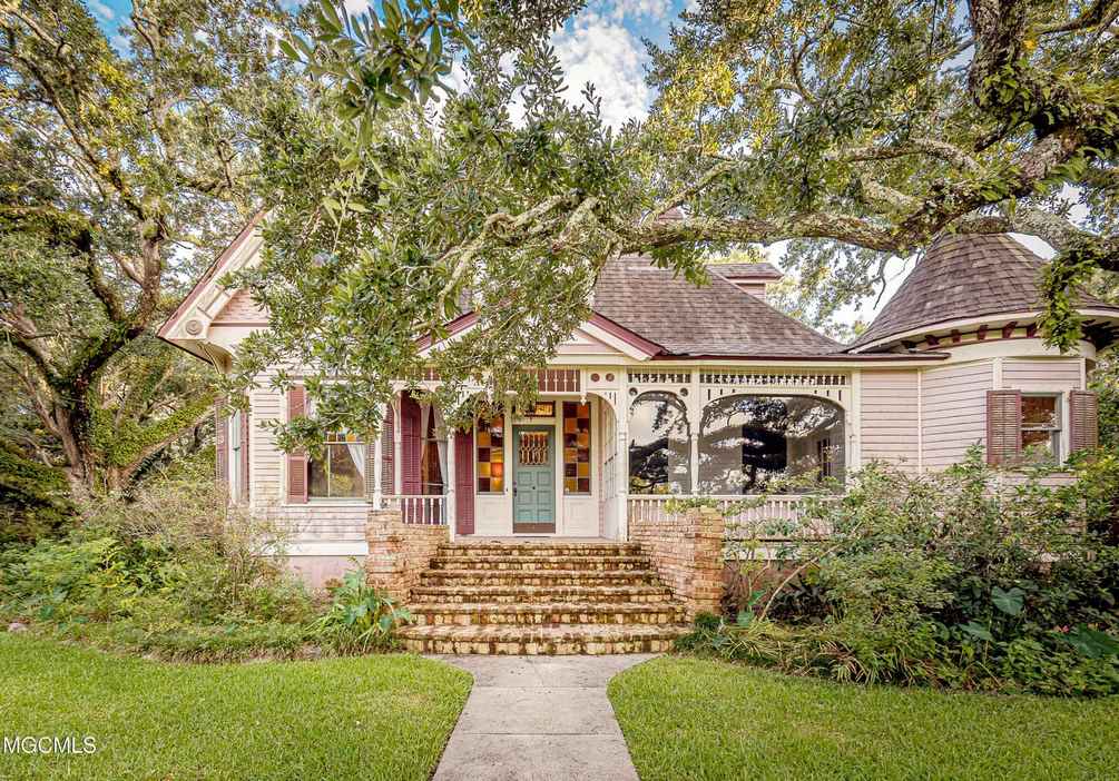 1895 Queen Anne in Moss Point, MS Old House Dreams
