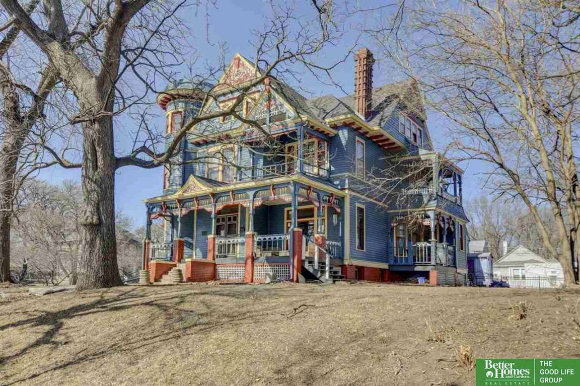 1889 Queen Anne in Omaha, NE Old House Dreams