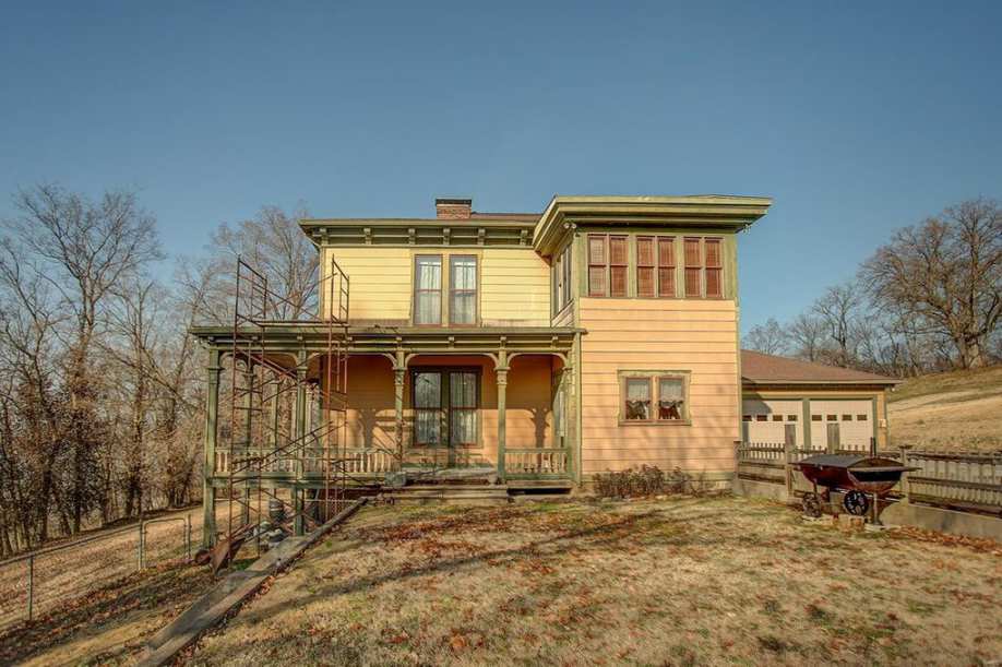 c. 1860 Italianate in Chester, IL Old House Dreams