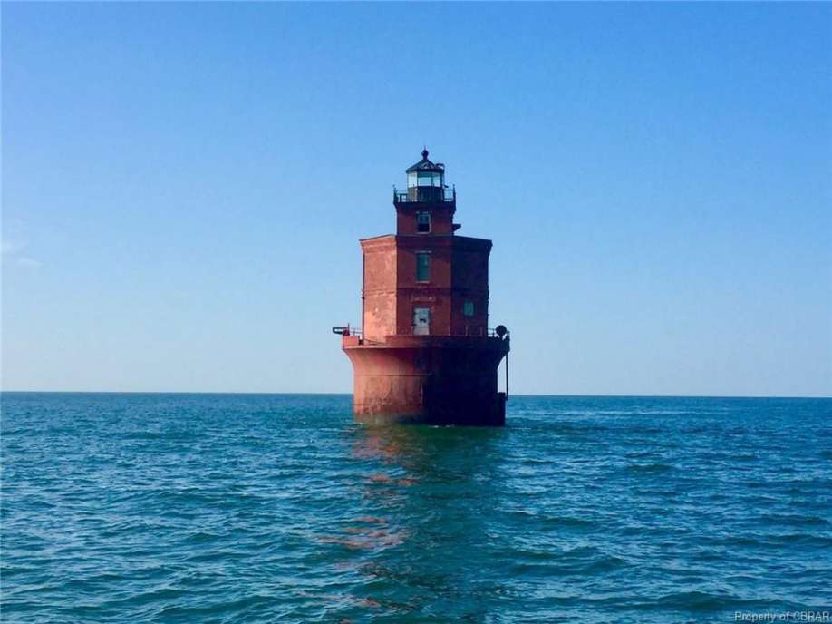 Old Lighthouses for sale. Old House Dreams