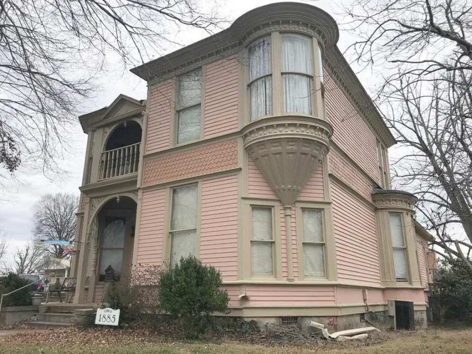 1885 Queen Anne in Paris, TN - Old House Dreams