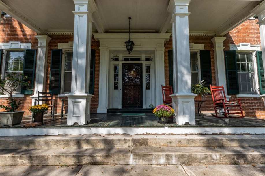 1859 Greek Revival in Glasgow, MO Old House Dreams